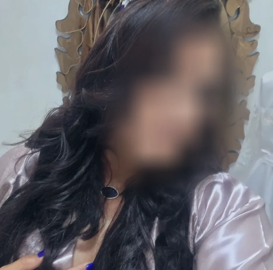 Jenni, 36