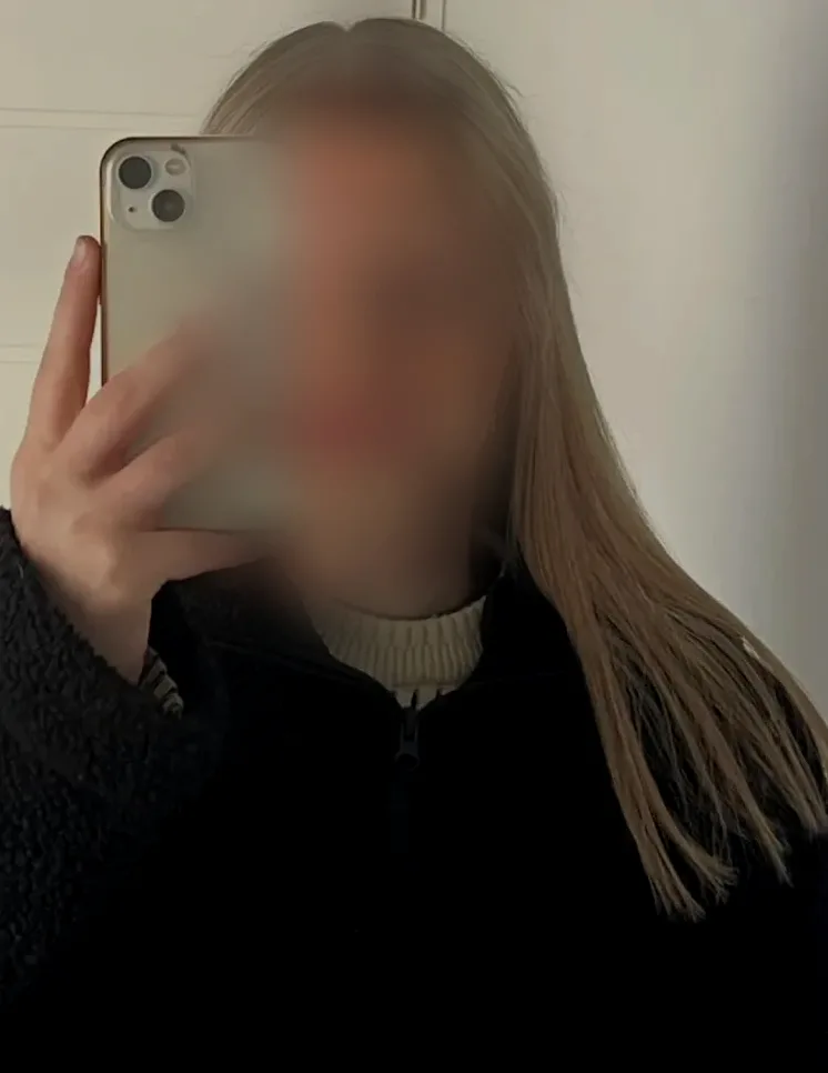 Ulla, 26